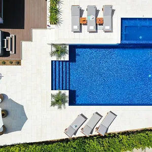 Villa Pino With Pool, Sauna & Jacuzzi Apartmán Petrcane